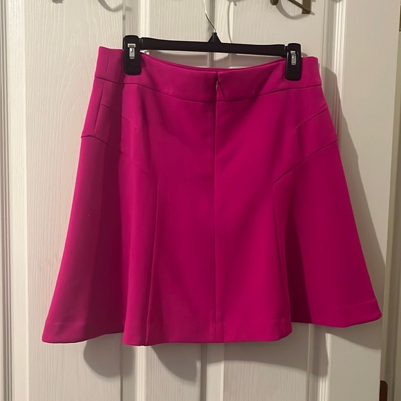 Women’s cute and sexy mini in fuchsia size 10 - Picture 2 of 5